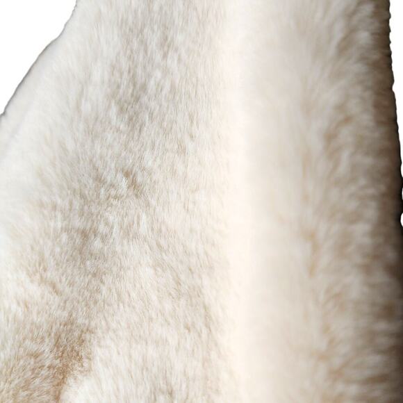 APPARIS Bambi Faux Fur Scarf - Picture 11 of 11